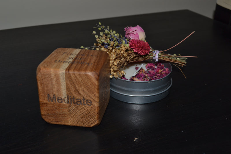 These solid oak cubes offer great versatility as sustainable awards, wedding favours or simply as a unique gift.